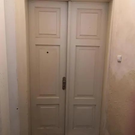 Pensionat Private In Shared Luxurious Palace Like With 2 Bathrooms Including Whirlpool And Virtual Reality