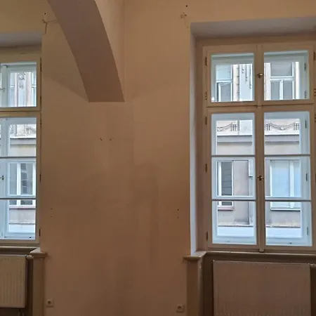 Pensionat Private In Shared Luxurious Palace Like With 2 Bathrooms Including Whirlpool And Virtual Reality Prag