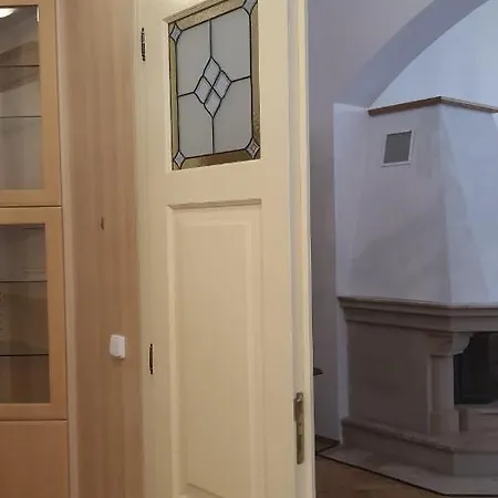 Pensionat Private In Shared Luxurious Palace Like With 2 Bathrooms Including Whirlpool And Virtual Reality *
