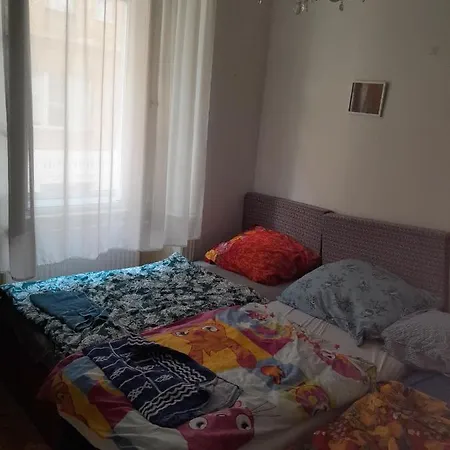 Private In Shared Luxurious Palace Like With 2 Bathrooms Including Whirlpool And Virtual Reality Pensionat
