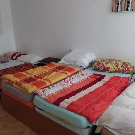 Pensionat Private In Shared Luxurious Palace Like With 2 Bathrooms Including Whirlpool And Virtual Reality Prag