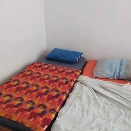 Private In Shared Luxurious Palace Like With 2 Bathrooms Including Whirlpool And Virtual Reality Pensionat *