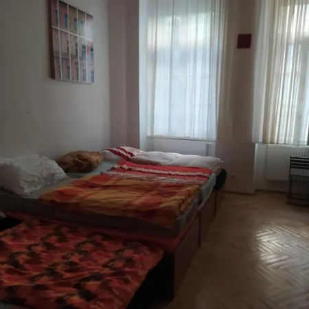 Private In Shared Luxurious Palace Like With 2 Bathrooms Including Whirlpool And Virtual Reality Pensionat