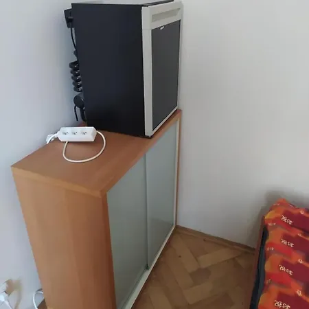Pensionat Private In Shared Luxurious Palace Like With 2 Bathrooms Including Whirlpool And Virtual Reality