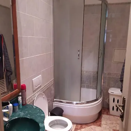 Pensionat Private In Shared Luxurious Palace Like With 2 Bathrooms Including Whirlpool And Virtual Reality Prag