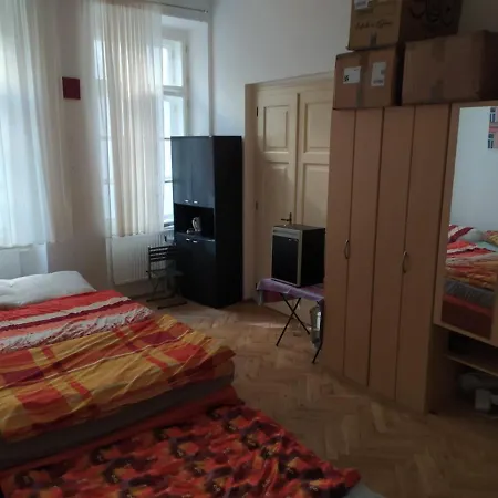 Private In Shared Luxurious Palace Like With 2 Bathrooms Including Whirlpool And Virtual Reality *