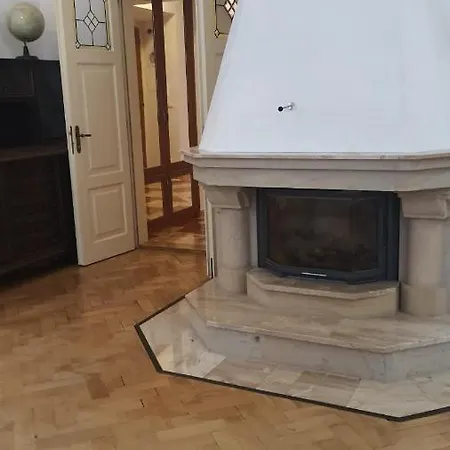 Gasthof Private In Shared Luxurious Palace Like With 2 Bathrooms Including Whirlpool And Virtual Reality
